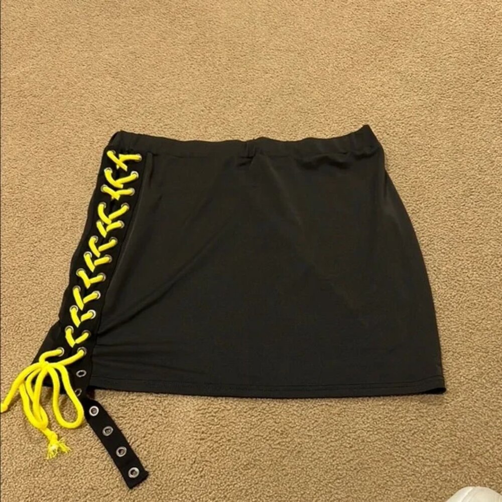 SHEIN Black Mini Skirt with Yellow Lace-Up Detail